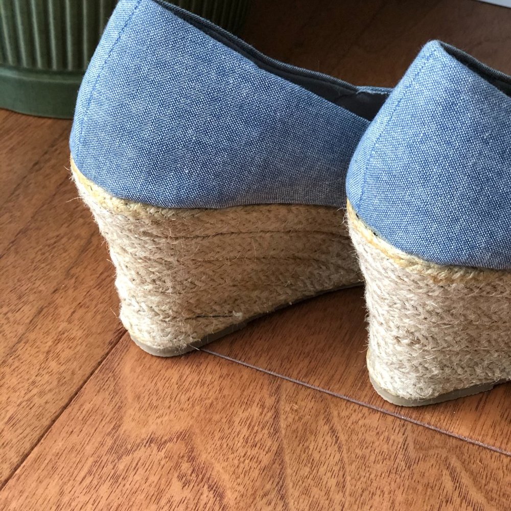 Blue chambray espadrille